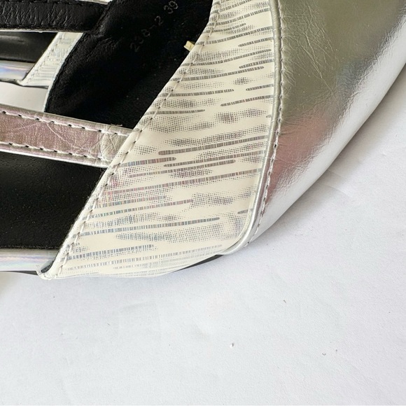 🎁5/$25 Kay Green Silver Double Buckle Pointed Toe Flared Heel Shoes - Picture 2 of 9